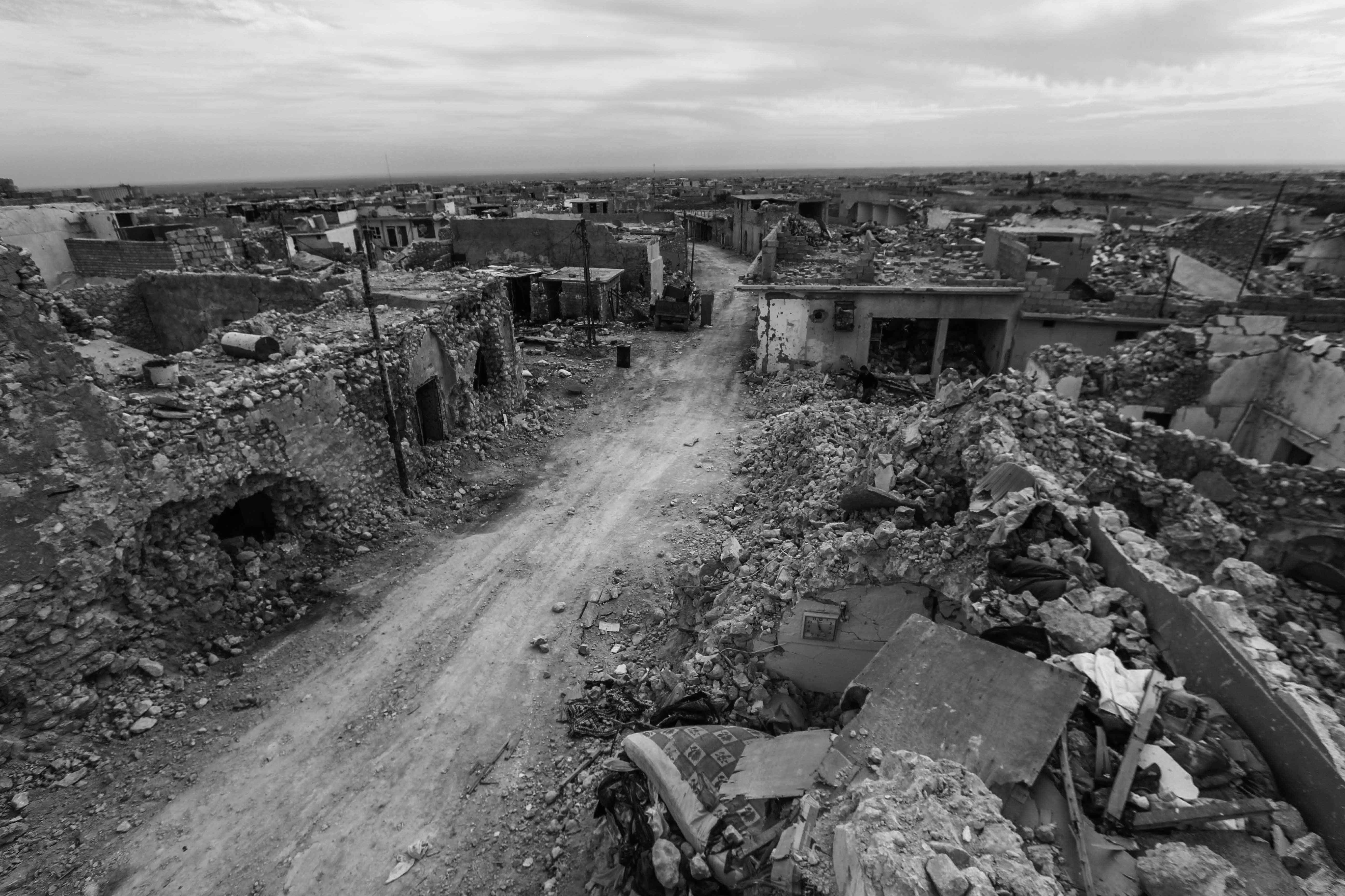 ما زالت المدينة الواقعة في محافظة نينوى مدمرة الى حد كبير (تصوير: شفان هركي)